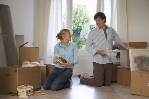 Space-saving furniture storage for house moves in Hatchend